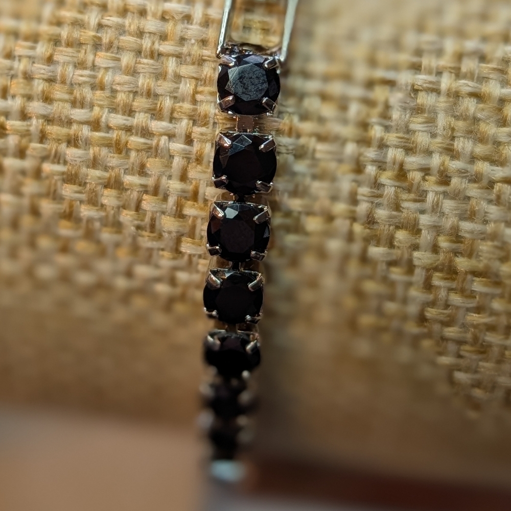 Sophisticated Black Gemstone Bracelet NWOT - Picture 4 of 5